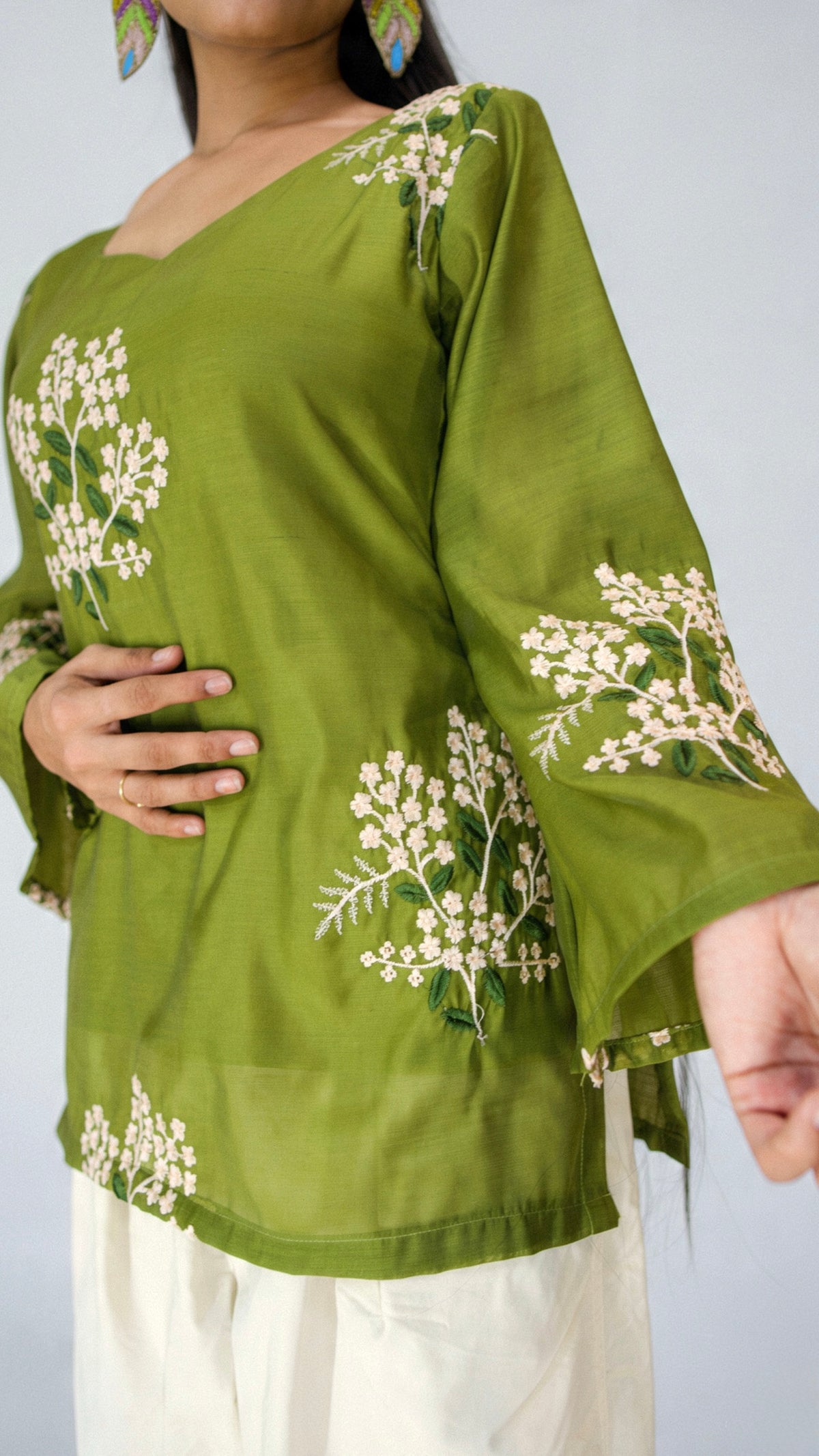 Elegant Chanderi Silk Thread-Work Kurti