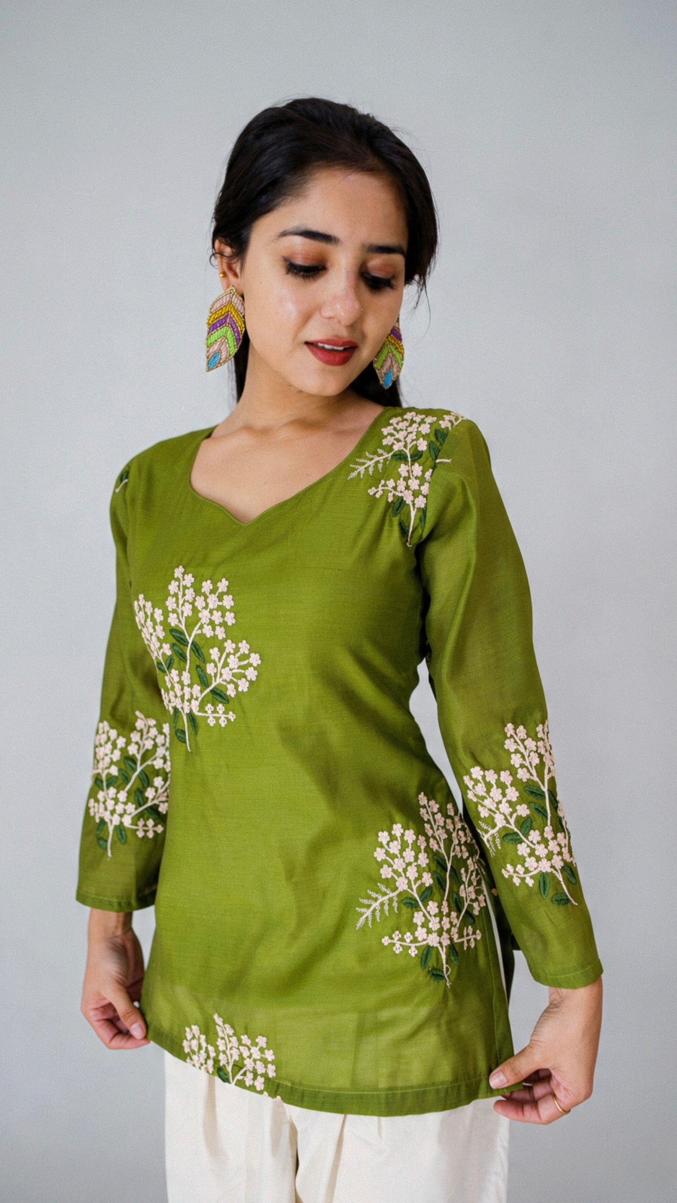 Elegant Chanderi Silk Thread-Work Kurti