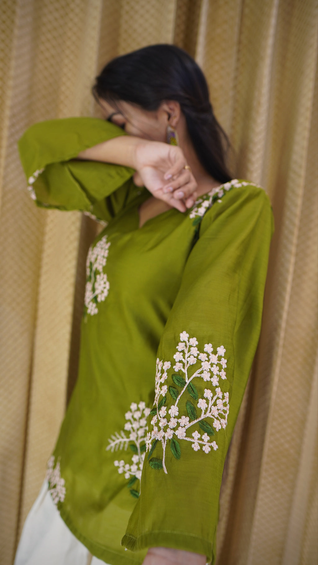 Elegant Chanderi Silk Thread-Work Kurti